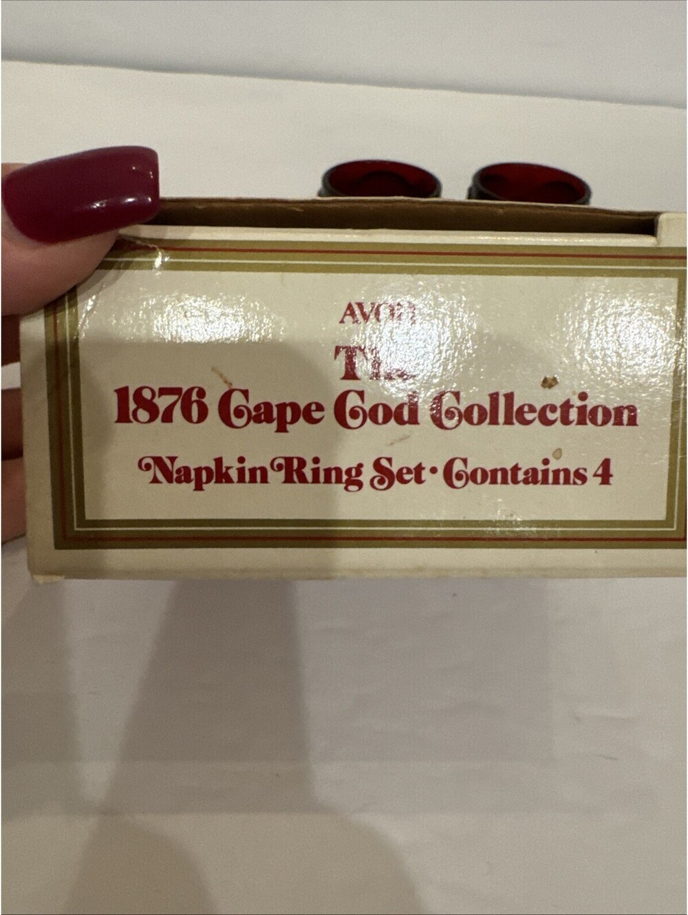 Avon 1876 Cape Cod Collection Ruby Red Napkin Rings Set Of 4 In Box - Picture 5 of 6